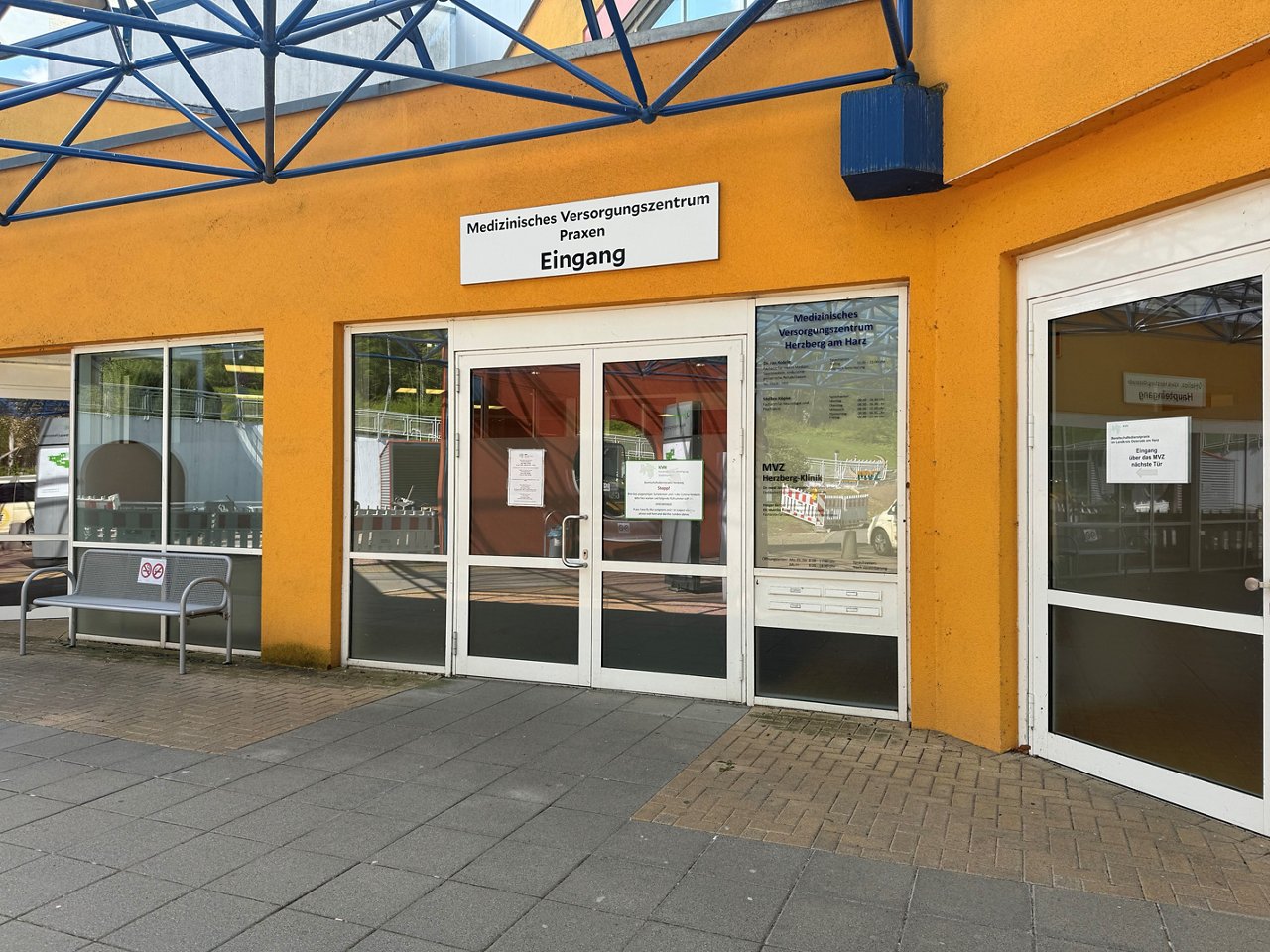 MVZ Herzberg Klinik Eingang