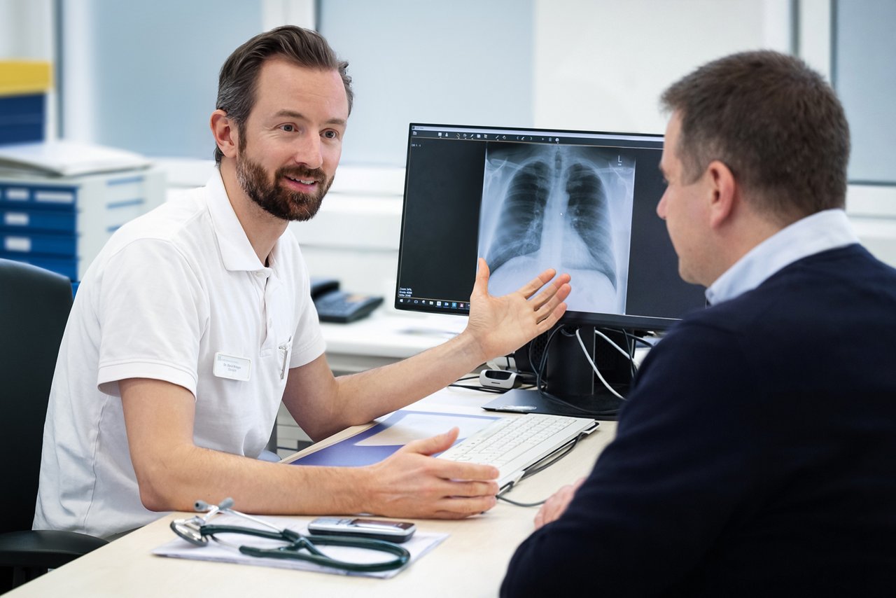 Arztgespräch zu einer Lungendiagnostik