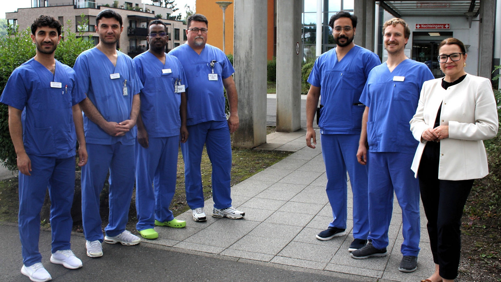 Das Team der Attendorner Kardiologie mit Klinikgeschäftsführerin Dr. Oksana Prajzel