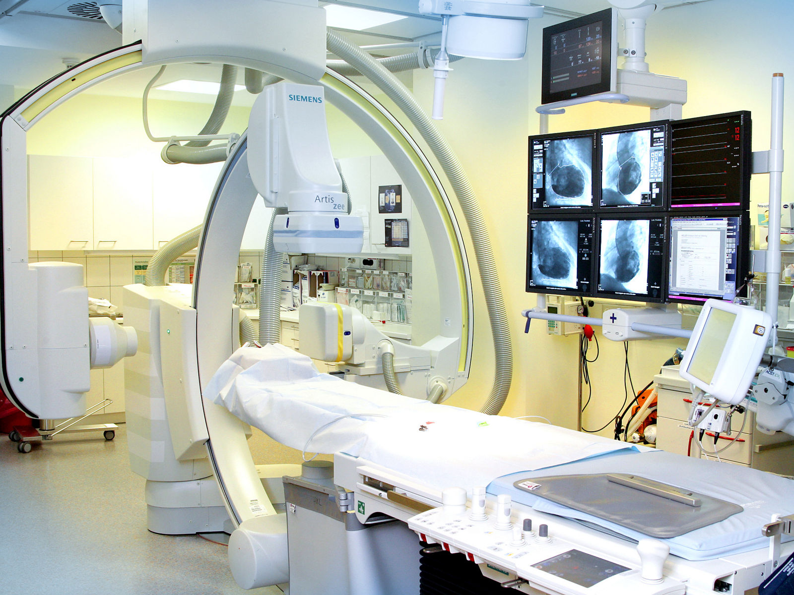 Jubiläum für Helios Klinik Attendorn: Zehn Jahre Herzkatheterlabor