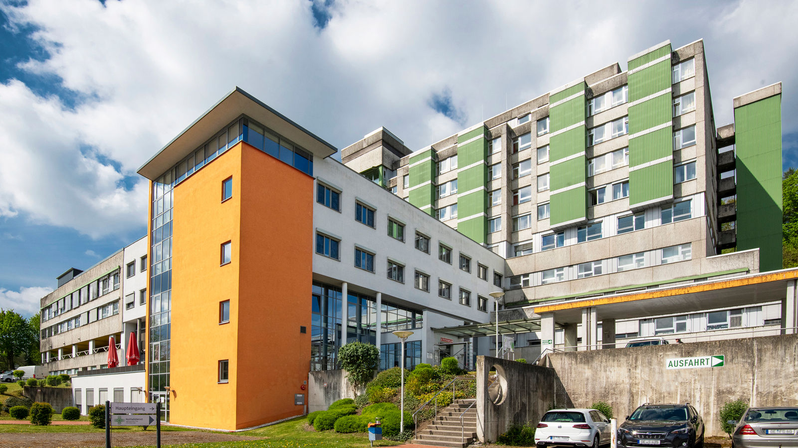 Außenansicht der Helios Klinik Attendorn