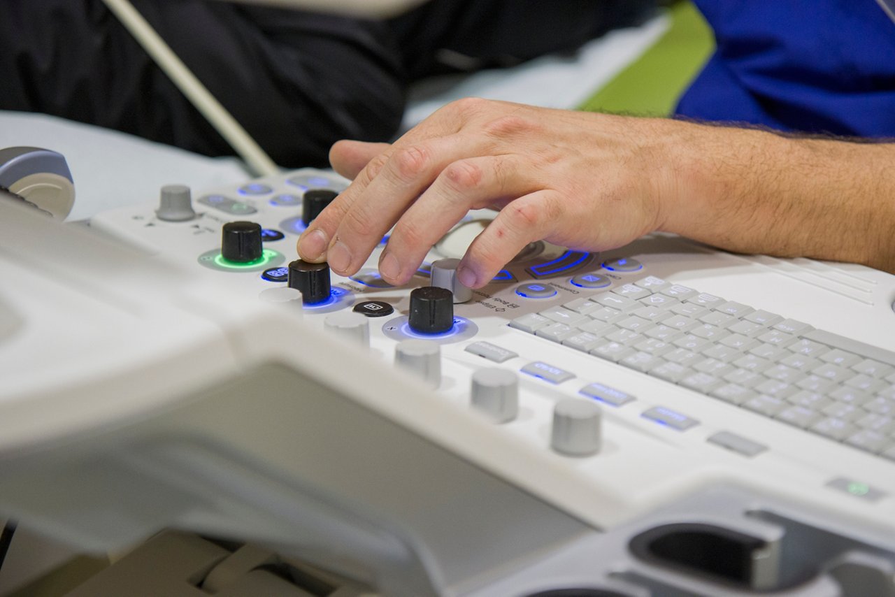 Nahaufnahme der Tasten eines Ultraschallgerätes