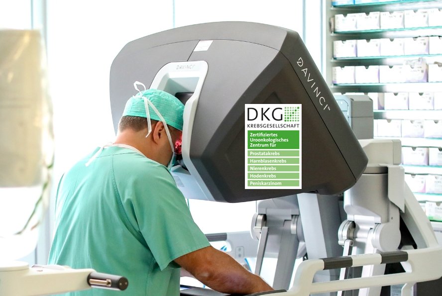 Chefarzt am DaVinci Operationsroboter