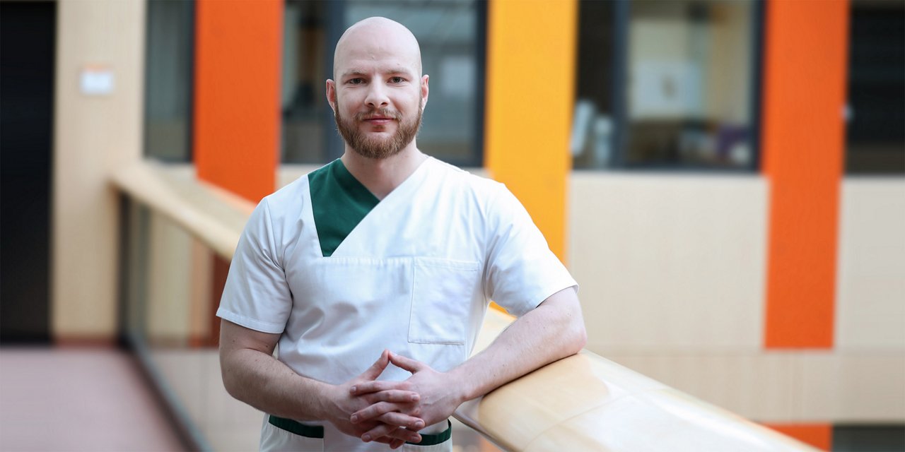 Ben, Pflegefachkraft bei Helios