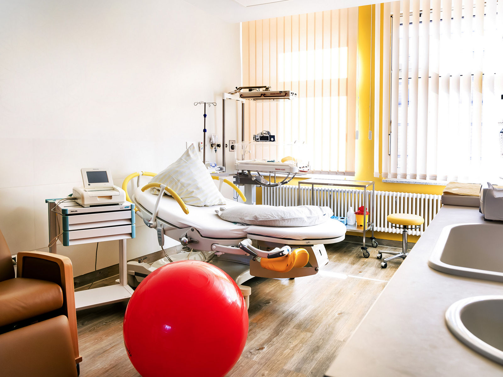 Kreißsaalführungen in der Helios Klinik Jerichower Land – Sicher und gut vorbereitet in die Geburt
