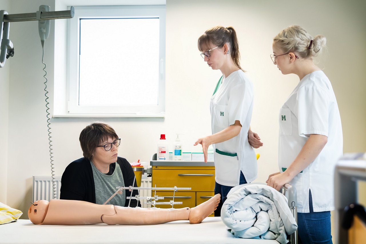 Praktischer Unterricht im Skills Lab