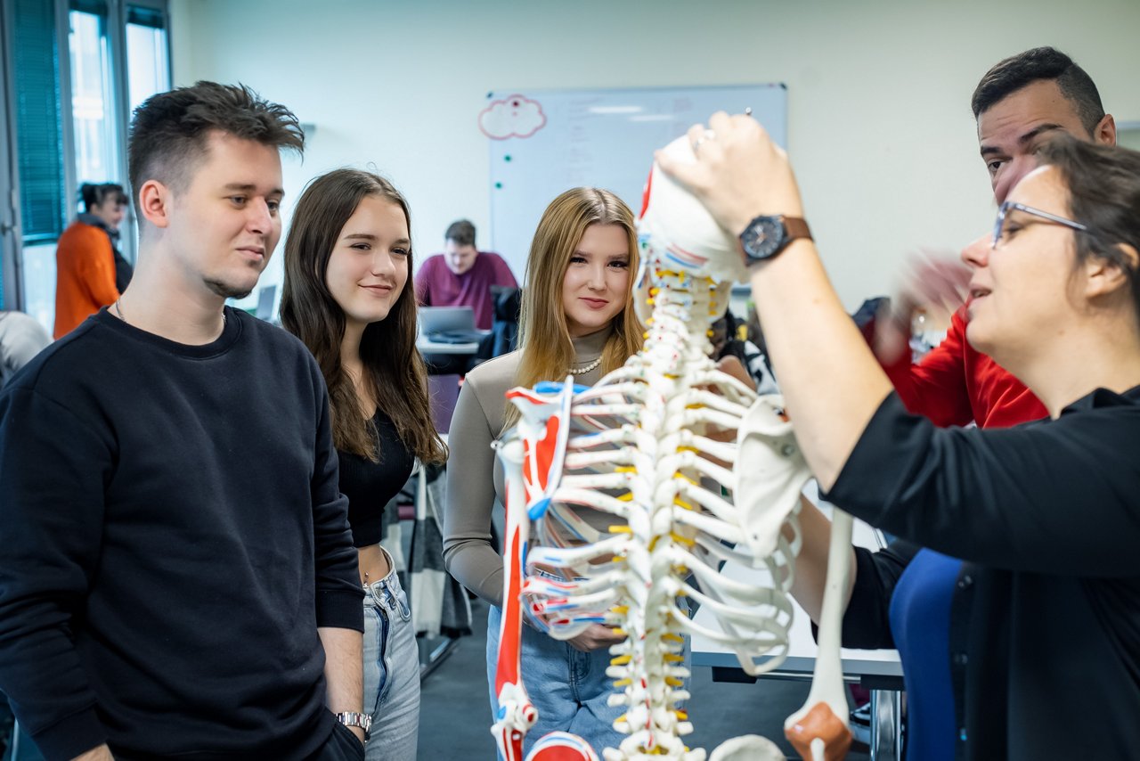 Mitarbeiter  im Bildungszentrum