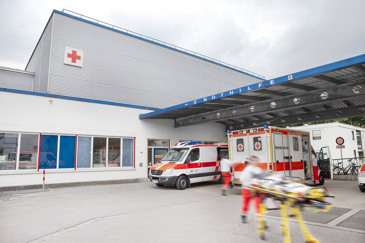 Außenansicht der Nothilfe im Helios Amper-Klinikum Dachau