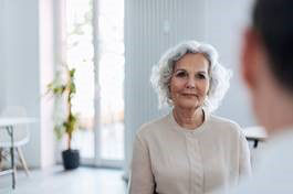 Über 6000 erfolgreiche Eingriffe: Helios ENDO Klinik Hamburg setzt mit PROvalue Qualitätsvertrag neue Maßstäbe in der Endoprothetik