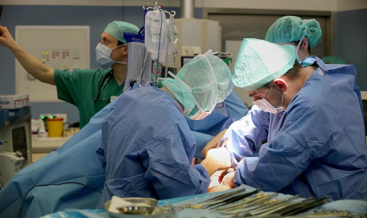 Erfurt , 180413 , allgemein Chirurgie OP Operation

Foto:Helios Klinikum/Bild13/Christian Fischer

-----------------------------------------------------------------------------------------------

