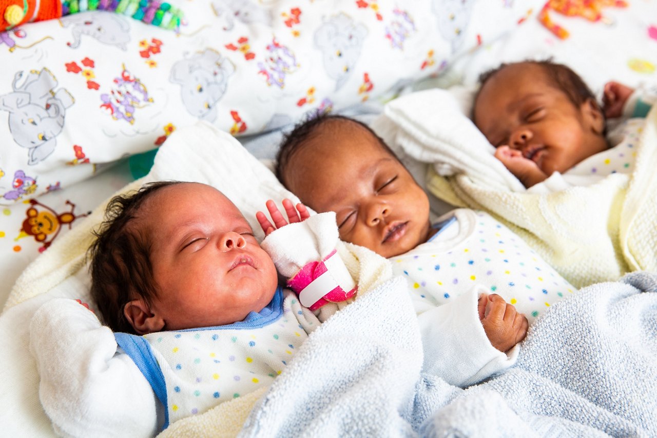 Erfurt , 240124 , Helios Klinikum Erfurt , IOS Station Drillinge , Geburt ; Geburtsstation 
Foto: Bild13/Helios Kliniken