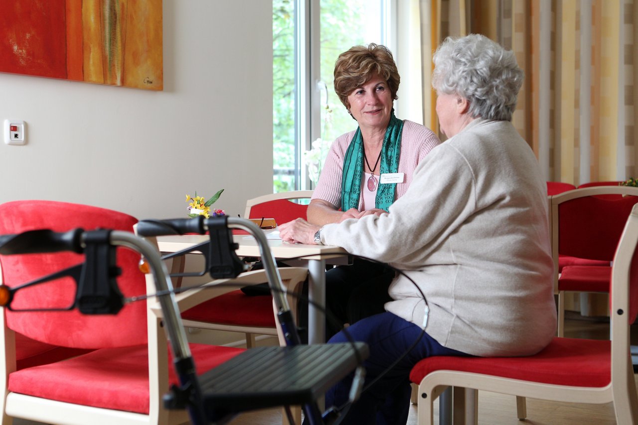 Erfurt , 050612 , ELIOS Klinikum Erfurt , Grüne Damen

Im Bild: Grüne Damen

Foto: Bild13 
----------------------------------------------------------------------------------------------
Copyright by Bild13 Sportpressefotos / Christian Fischer , Klostergasse 107a , 99334 Elxleben , Tel: 0151-11631510 ; Internet: www.Bild13.com ; E-Mail: info@Bild13.com ; Bankverbindung : Hypo-Vereinsbank Erfurt BLZ : 82020086 Konto: 358261078 , SteuerNr.: 151/219/07442 FA Erfurt , Nutzung nur gegen Honorar + 7% Mwst und Urhebernennung! Mit Abdruck werden die AGB von Bild13 anerkannt. WICHTIG: Jegliche kommerzielle Nutzung ist Honorar- und Mehrwertsteuerpflichtig! Honorar gemaess MFM. Weitergabe an Dritte nur nach vorheriger Absprache mit dem Urheber! Darstellung im Internet ist grundsaetzlich Honorar- und Mehrwertsteuerpflichtig, auch als 1:1 Kopie in Internet -Ausgaben von Tageszeitungen und Magazinen. Autoren-Nennung auch für Internet -Darstellung gemaess § 13 UrhGes.