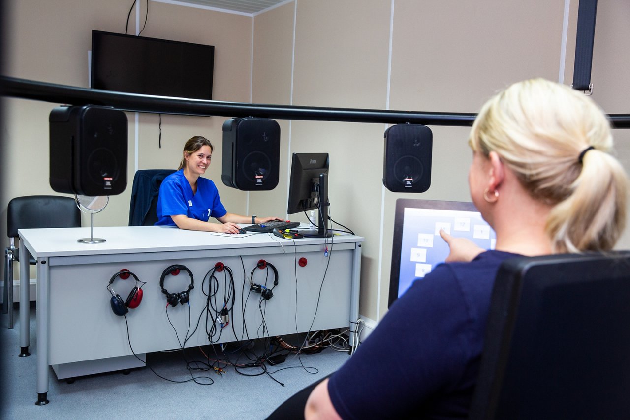 Erfurt , 220422 , Helios Klinikum Erfurt , Shooting Kliniken , Audiologiezentrum Dr. rer.medic Izet Baljic &#xD;Foto: Bild13/Helios Kliniken