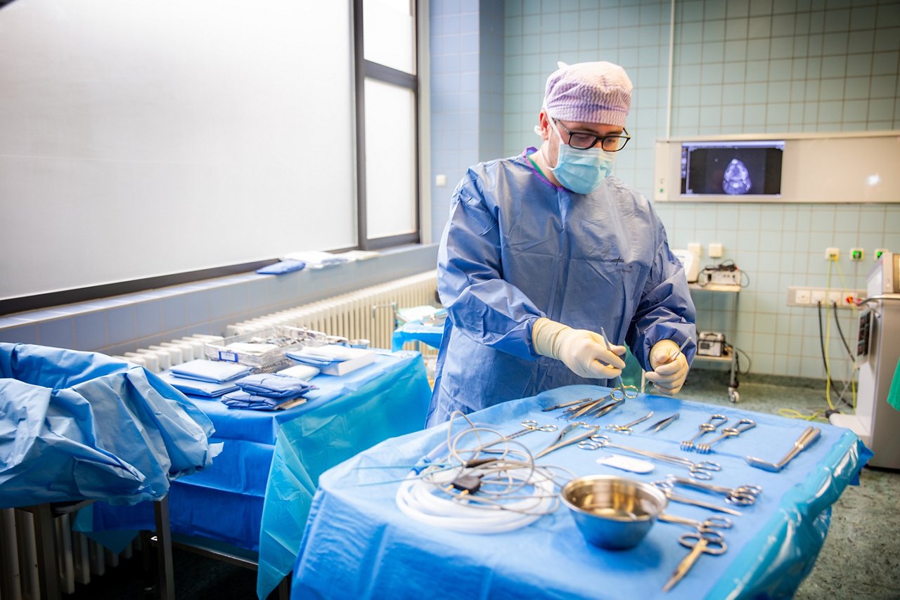 Erfurt , 220923 , Helios Klinikum Erfurt , Mitarbeiter Kampagne OP Pflege 
Foto: Bild13/Helios Kliniken