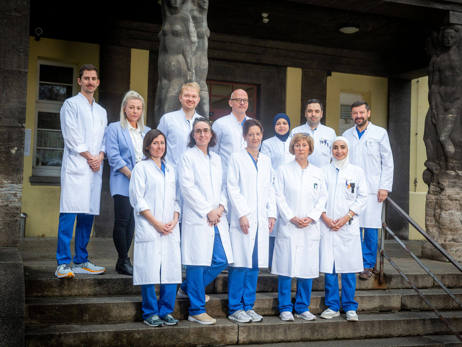 Erfurt , 301122 , Helios Klinikum Erfurt , Teamfoto Teambild Kinderchirurgie 
Foto: Bild13/Helios Kliniken
