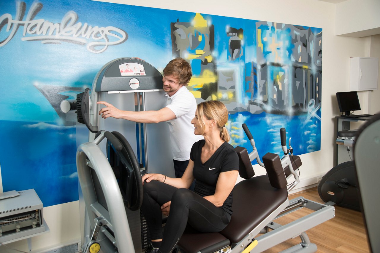 Anleitung an einem computerunterstützenden Fitnessgerät