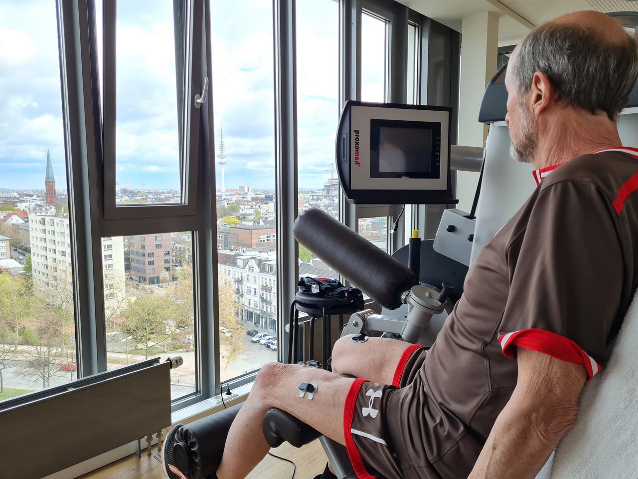 Patient Kraftübung Boxenstopp am Gerät