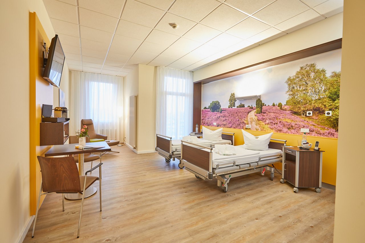  [ (c) Christian Wyrwa, Diplom-Foto-Designer (FH),  Burgwedeler Str. 91D , 30916 Isernhagen (bei Hannover), Germany, E-Mail: info@wyrwa-foto.de,  Tel: +49-511-3945254, Fax:+49-511-1233545, Mobil: +49-171-8340094, 7 % MwSt, St.Nr.: DE 1800903836, Bankverbindung:  IBAN: DE03250501800900437952; BIC: SPKHDE2HXXX:, Jegliche Verwendung ausserhalb einer journalistischen bedarf einer gesonderten Freigabe.Es gelten ausschließlich meine Geschäftsbedingungen (AGB). (Diese können eingesehen werden unter: http://www.wyrwa-foto.de/Wyrwa-AGB/Wyrwa_AGB.pdf ) Dieses Lichtbildwerk ist gesetzlich geschuetzt. Nachdruck, Veroeffentlichung und Verwendung nur gegen Honorar (mindestens MFM Liste 2015), Belegexemplar und Autorennennung.: "Foto: Christian Wyrwa" , www.freelens.com/clearing/, kein Modelrelease vorhanden, no modelrelease] [#0,26,121#]