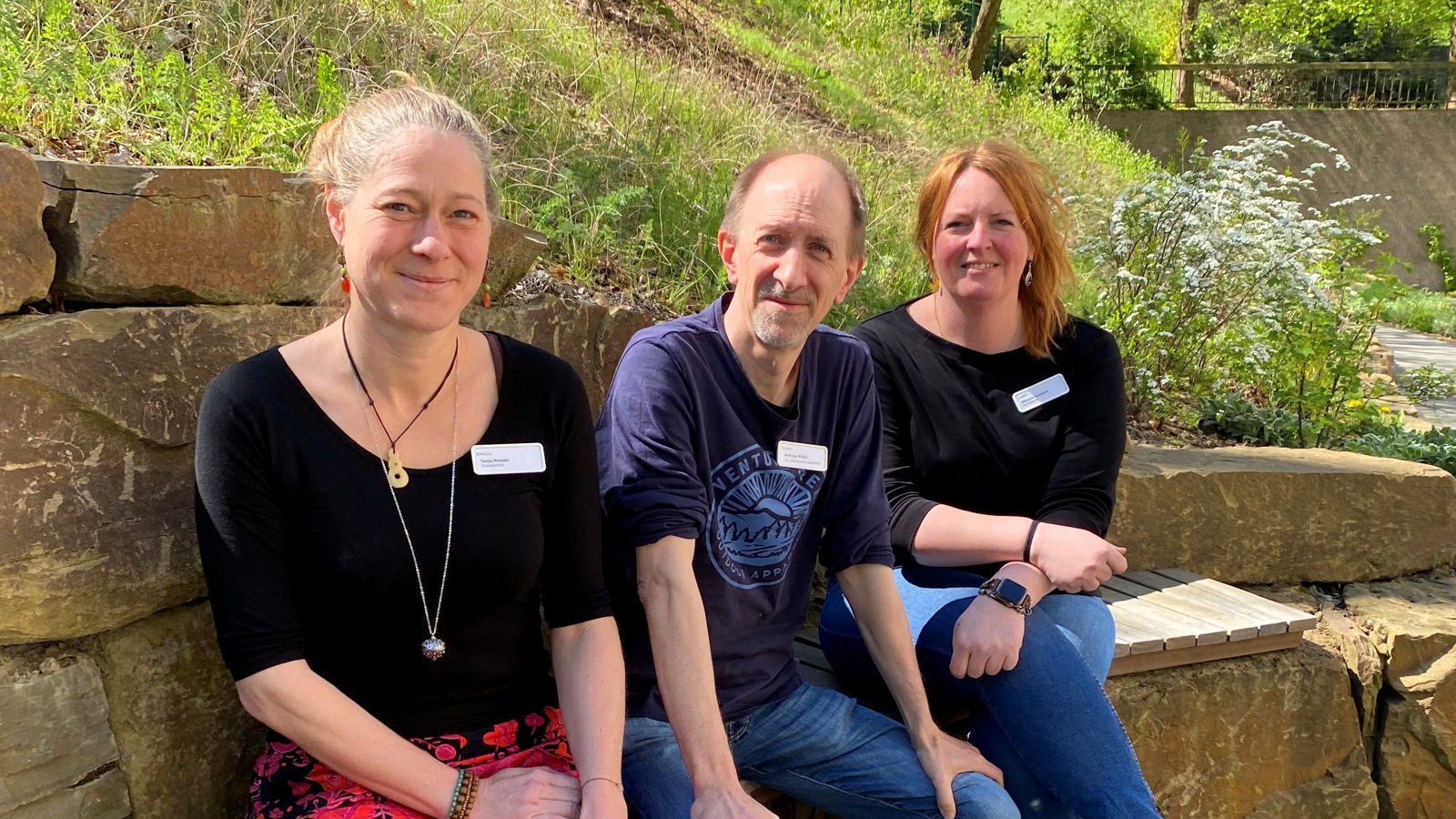 Andreas Müller mit seinen Kolleginnen Melanie Galofaro (r.) und Tanja Matešić (l.)  vom Sozialdienst. Es fehlen: Christiane Börsch und Katrin Naß