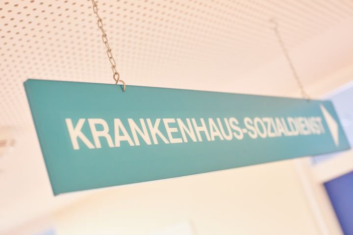 . [ (c) Christian Wyrwa, Diplom-Foto-Designer (FH),  Burgwedeler Str. 91D , 30916 Isernhagen (bei Hannover), Germany, E-Mail: info@wyrwa-foto.de,  Tel: +49-511-3945254, Fax:+49-511-1233545, Mobil: +49-171-8340094, 7 % MwSt, St.Nr.: DE 1800903836, Bankverbindung:  IBAN: DE03250501800900437952; BIC: SPKHDE2HXXX:, Jegliche Verwendung ausserhalb einer journalistischen bedarf einer gesonderten Freigabe.Es gelten ausschließlich meine Geschäftsbedingungen (AGB). (Diese können eingesehen werden unter: http://www.wyrwa-foto.de/Wyrwa-AGB/Wyrwa_AGB.pdf ) Dieses Lichtbildwerk ist gesetzlich geschuetzt. Nachdruck, Veroeffentlichung und Verwendung nur gegen Honorar (mindestens MFM Liste 2015), Belegexemplar und Autorennennung.: "Foto: Christian Wyrwa" , www.freelens.com/clearing/, kein Modelrelease vorhanden, no modelrelease] [#0,26,121#]