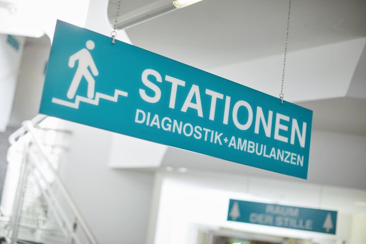  Hannover, DEU, 13.06.2017 Sommerfest der Wirtschaftsförderung der >Region Hannover [ (c) Christian Wyrwa, Diplom-Foto-Designer (FH),  Burgwedeler Str. 91D , 30916 Isernhagen (bei Hannover), Germany, E-Mail: info@wyrwa-foto.de,  Tel: +49-511-3945254, Fax:+49-511-1233545, Mobil: +49-171-8340094,#]