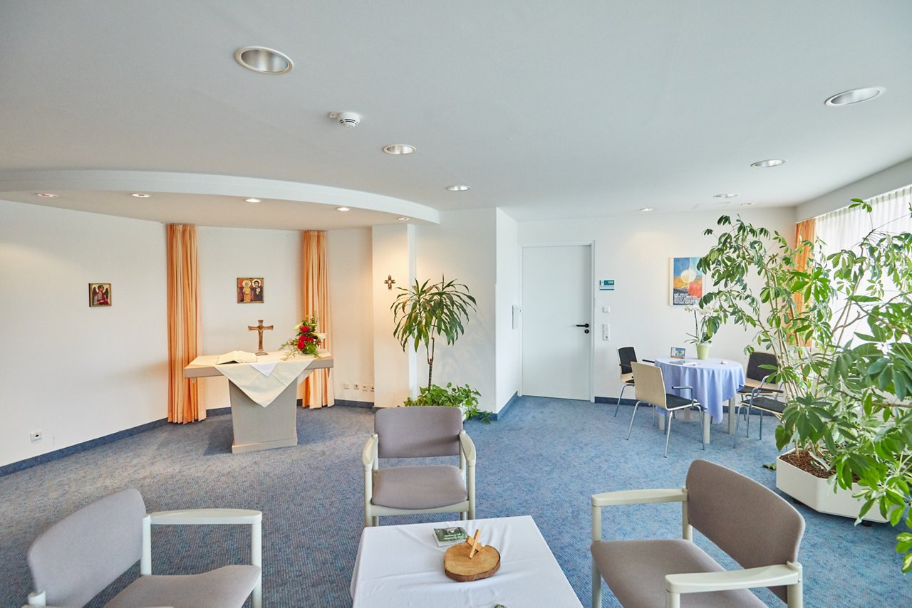 . [ (c) Christian Wyrwa, Diplom-Foto-Designer (FH),  Burgwedeler Str. 91D , 30916 Isernhagen (bei Hannover), Germany, E-Mail: info@wyrwa-foto.de,  Tel: +49-511-3945254, Fax:+49-511-1233545, Mobil: +49-171-8340094, 7 % MwSt, St.Nr.: DE 1800903836, Bankverbindung:  IBAN: DE03250501800900437952; BIC: SPKHDE2HXXX:, Jegliche Verwendung ausserhalb einer journalistischen bedarf einer gesonderten Freigabe.Es gelten ausschließlich meine Geschäftsbedingungen (AGB). (Diese können eingesehen werden unter: http://www.wyrwa-foto.de/Wyrwa-AGB/Wyrwa_AGB.pdf ) Dieses Lichtbildwerk ist gesetzlich geschuetzt. Nachdruck, Veroeffentlichung und Verwendung nur gegen Honorar (mindestens MFM Liste 2015), Belegexemplar und Autorennennung.: "Foto: Christian Wyrwa" , www.freelens.com/clearing/, kein Modelrelease vorhanden, no modelrelease] [#0,26,121#]