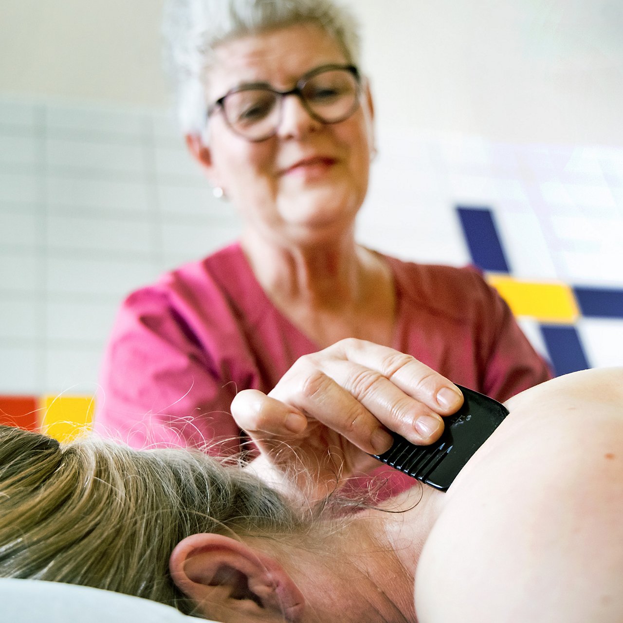 Gua Sha Massage in der Schmerztherapie am Klinikstandort Hettstedt