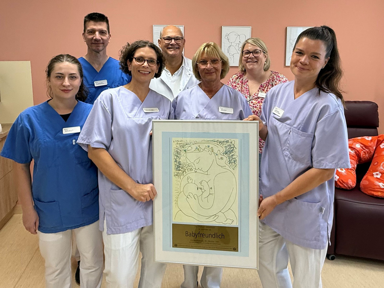 Helios Klinikum Hildesheim: Eine der ersten babyfreundlich zertifizierten Geburtskliniken Deutschlands feiert 30-jähriges Jubiläum