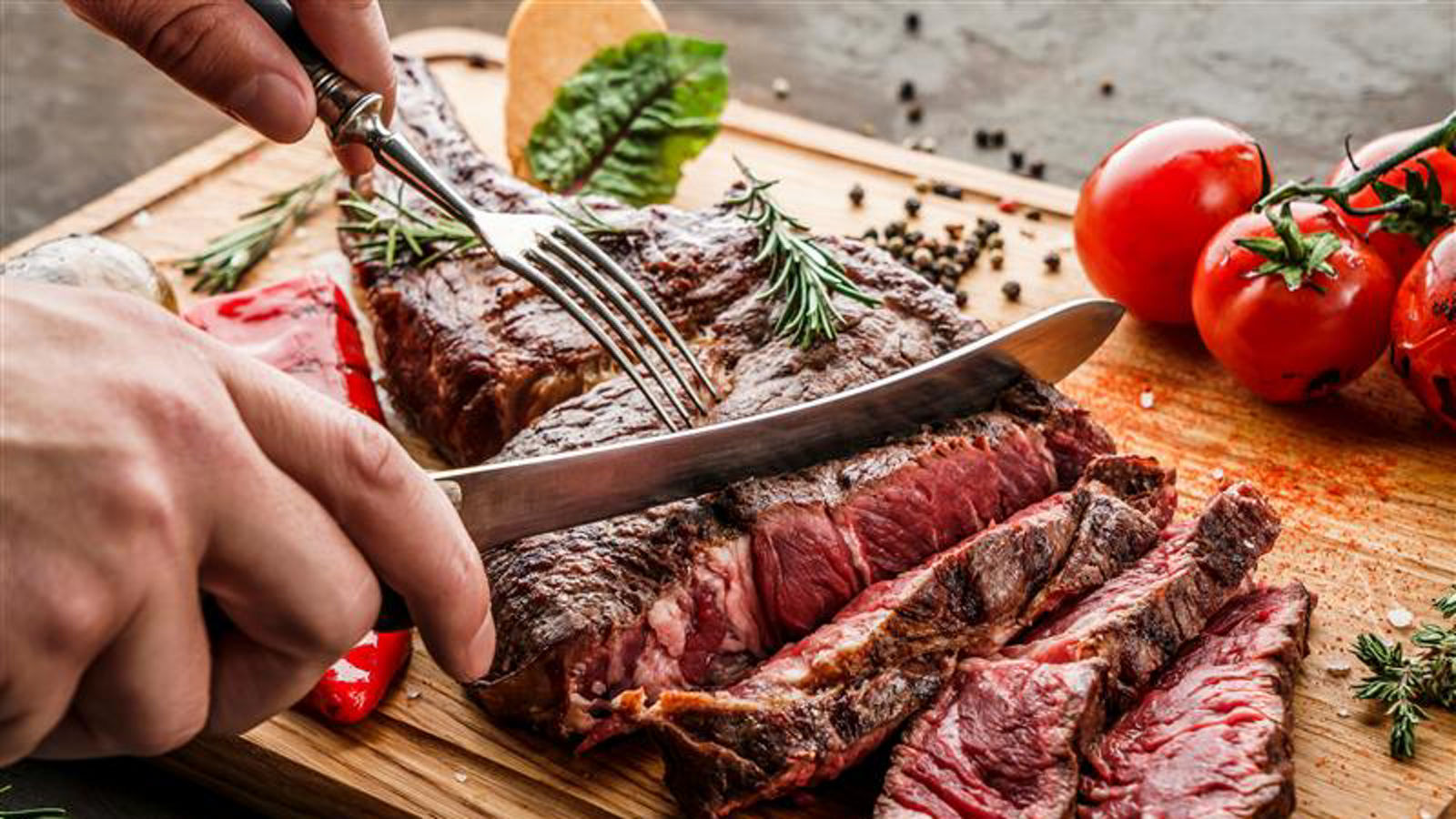 Risikofaktor rotes Fleisch? Was Sie über Darmkrebs wissen sollten