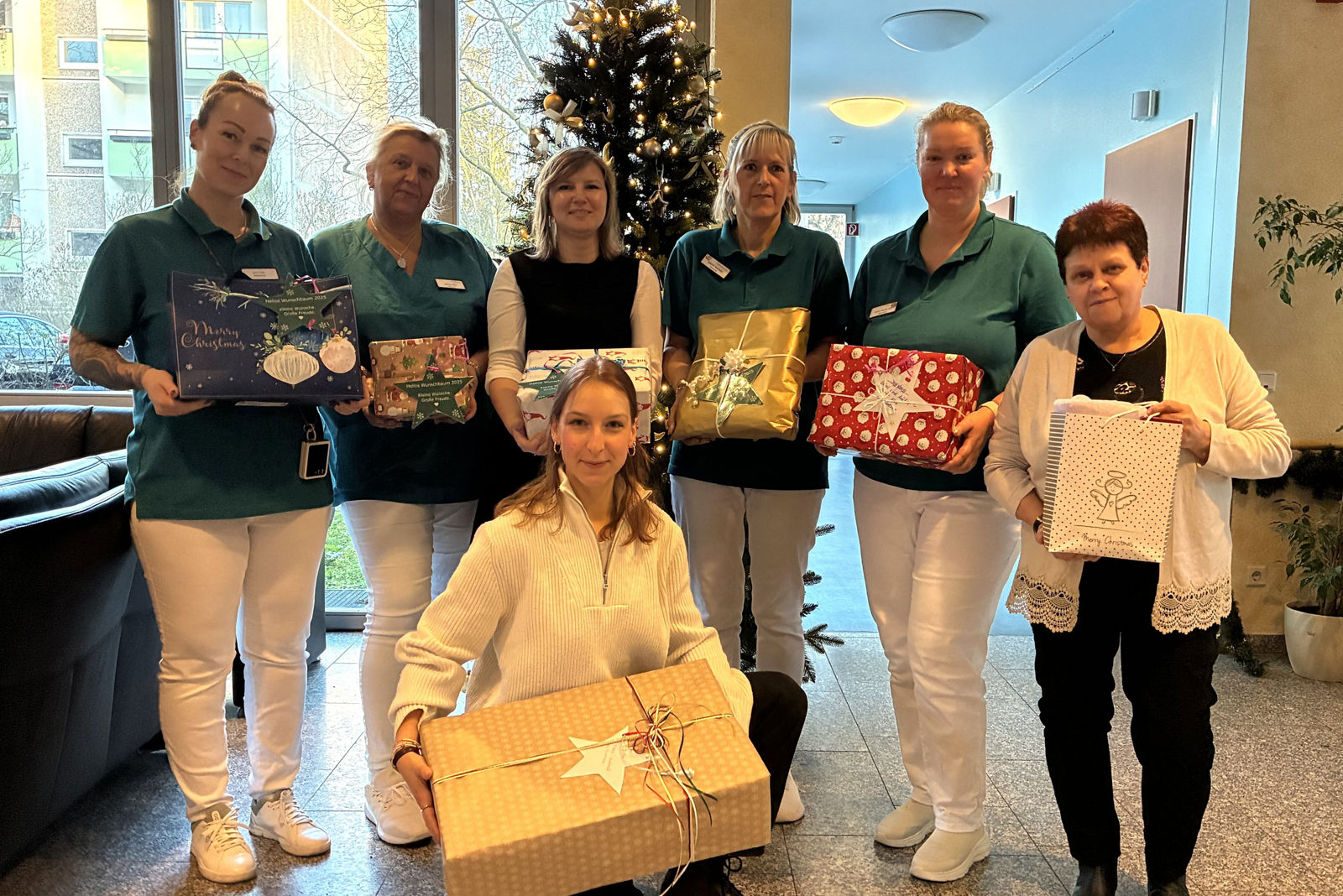 Wunschbaumaktion – Das Helios Klinikum Berlin-Buch erfüllt Weihnachtswünsche für Senior:innen