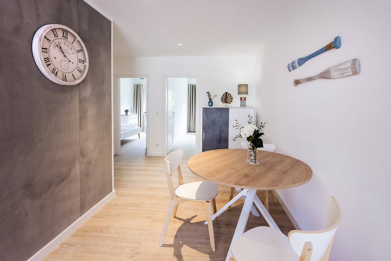 Elegantes Einrichtungsbeispiel vom Flur der Strandhütte 