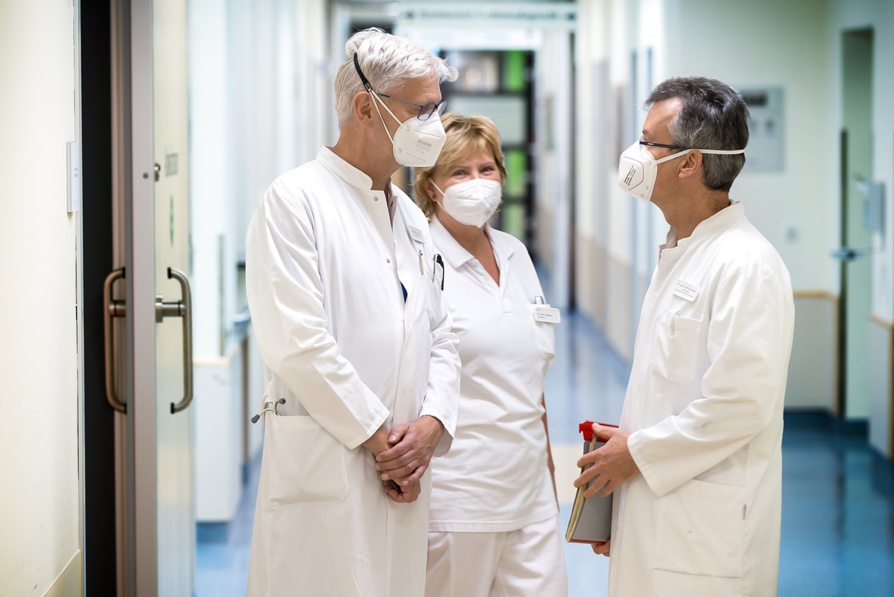Ärzteteam der Gastroenterologie mit Chefarzt Dr.med. Wruck,  Oberärztin Dr.med. Neitzel sowie dem Leitenden Oberarzt  Dr.med. Heinzel