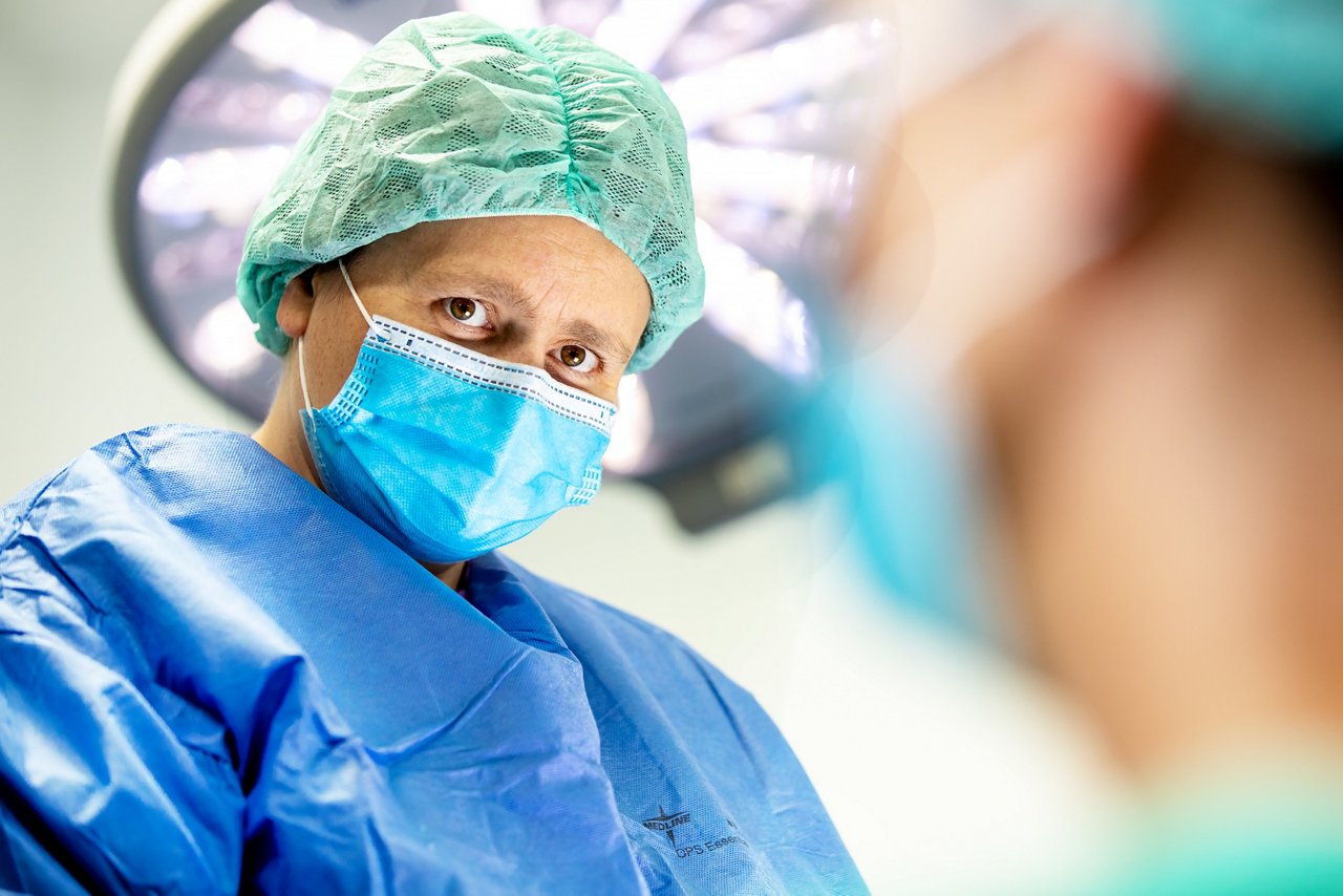 Porträt von Frau Dr.med. Schwarz im OP