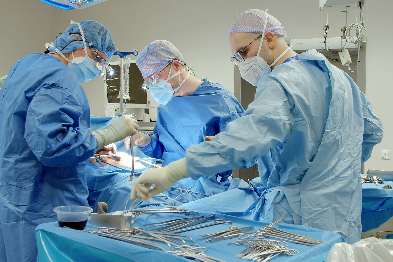 Mitarbeiterportrait Magomed, im OP für die Vorstellung OTA