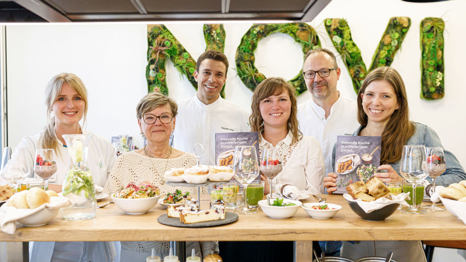 „Gesunde Küche in schwierigen Zeiten“: Helios Team veröffentlicht Kochbuch mit Zwei-Sterne-Koch Hendrik Otto