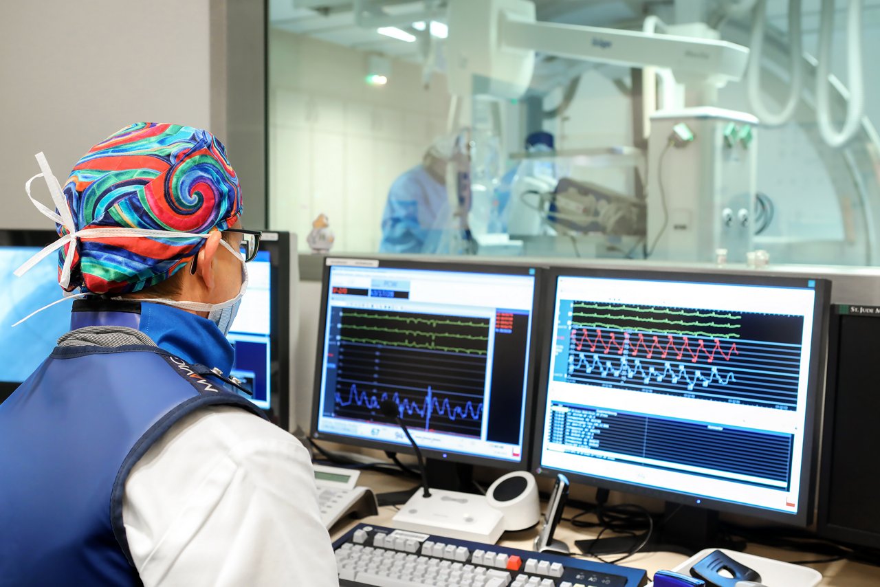 Im Kontrollraum des Herzkatheterlabors