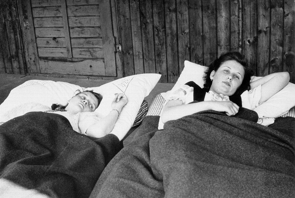 Zwei Patientinnen in der Lungenklinik Heckeshorn