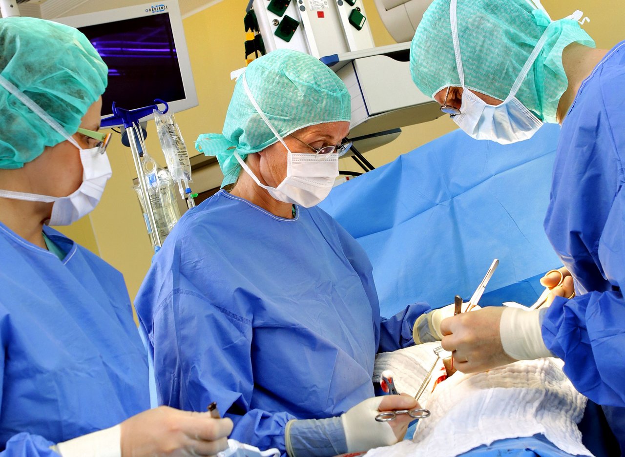 Thoraxchirurg:innen bei einer OP