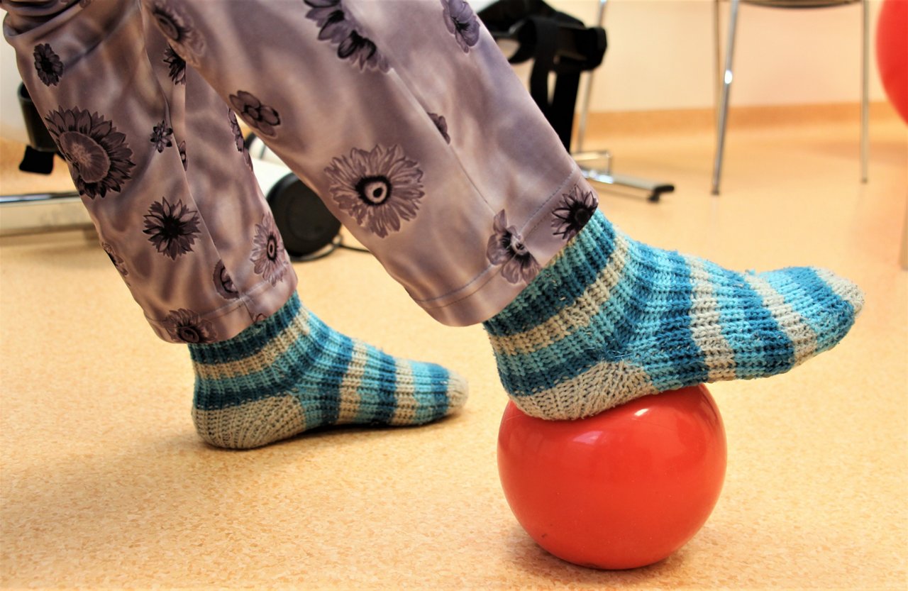 Therapie Fuß am Ball Geriatrie