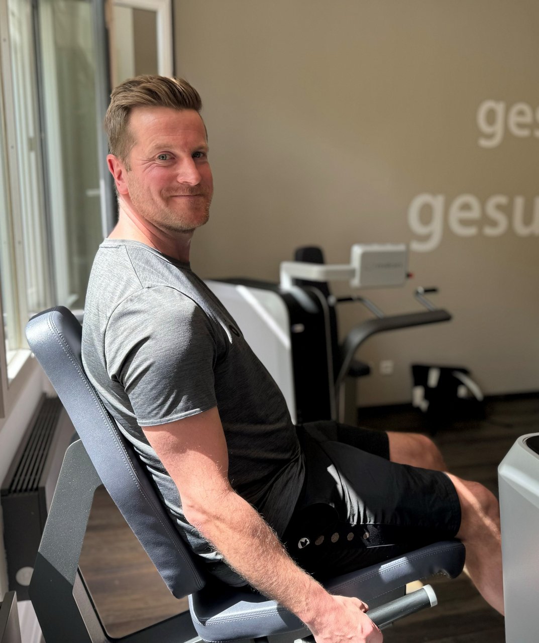 Marcel Terlinden nach MAKO Hüft-OP am Ortho-Campus in Hüls