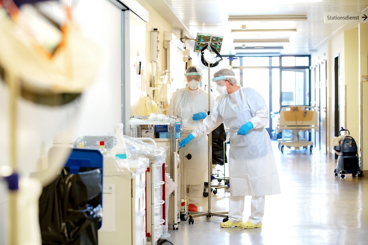 Corona Intensivstation, Pflege, Helios Klinikum Berlin-Buch