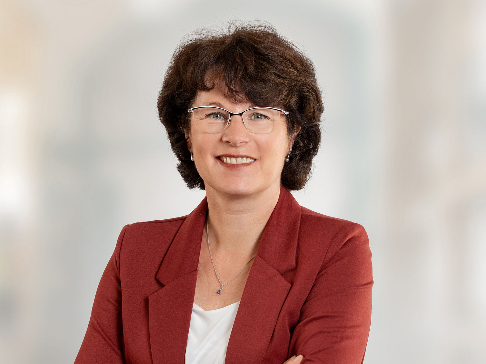 „Geblieben ist die Menschlichkeit": Heike Schrimpf über 37 Jahre Pflege und den Weg zur Pflegedirektorin