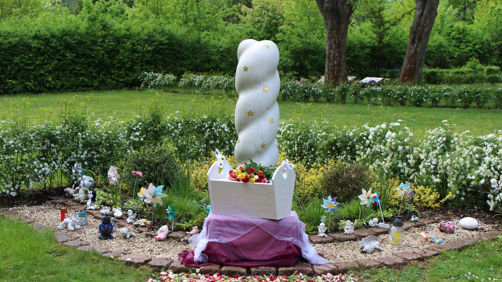 Grabsteele für Sternenkinder