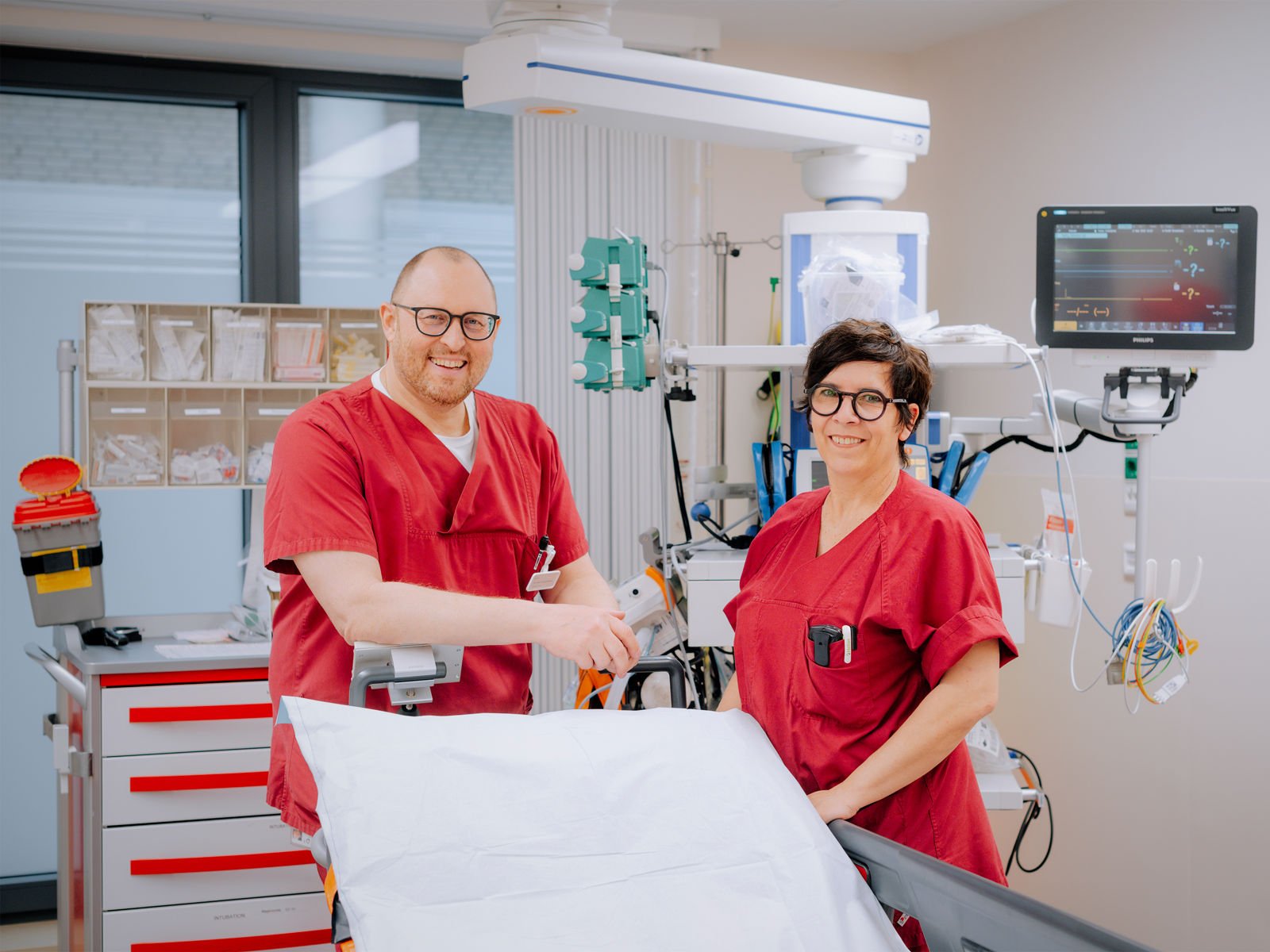 Investitionen, die Qualität stärken:  Neue Zentrale Notaufnahme und Intensivstation am Helios St. Josefshospital in Betrieb genommen 