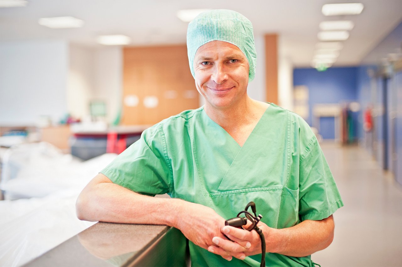 Prof. Friedrich, Chefarzt der Urologie, im Operativen Zentrum des Helios Klinikum Krefeld