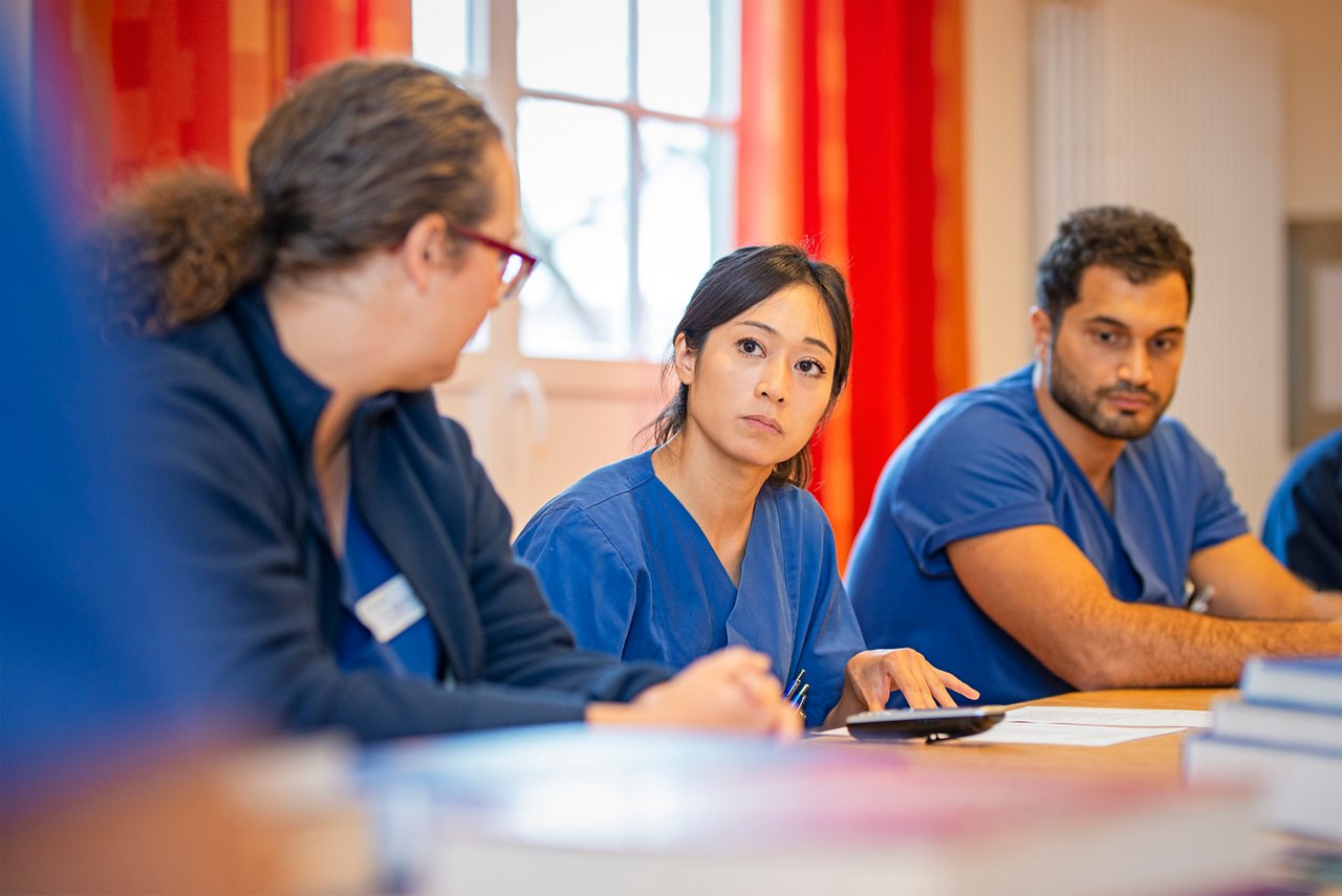 Ärztliche Besprechung in der Dermatologie in Krefeld 