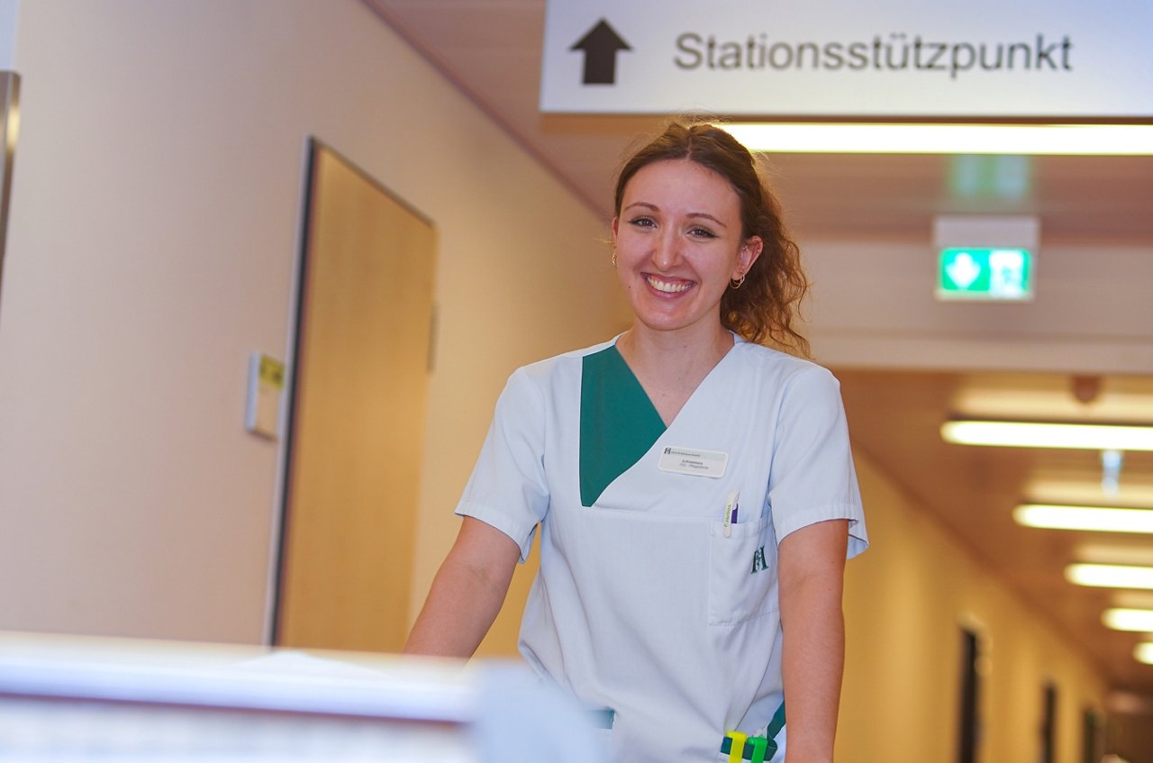 Eine Praktikantin am Helios Klinikum Krefeld