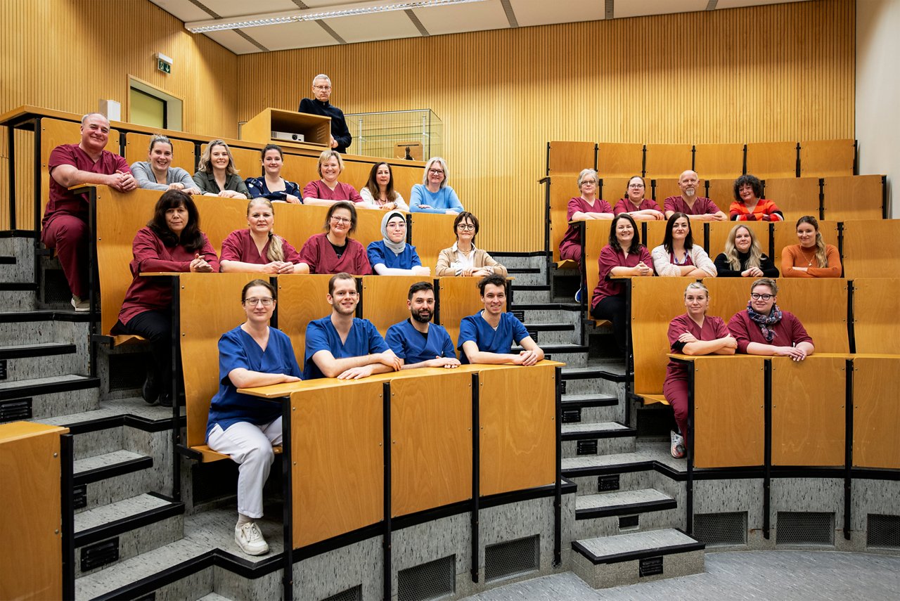Das Team der Pathologie im Hörsaal in Krefeld