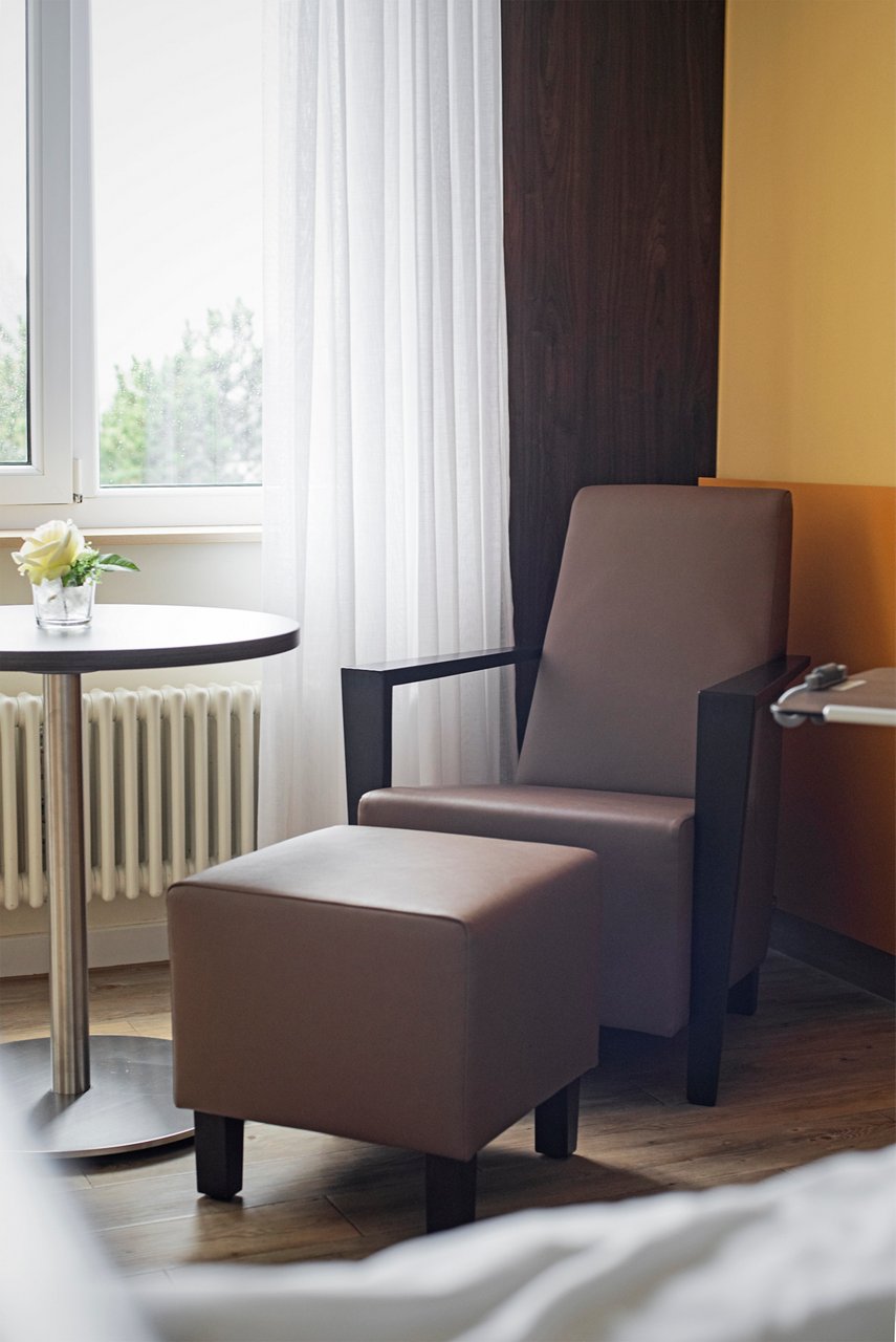 Patientenzimmer mit Relax-Sessel