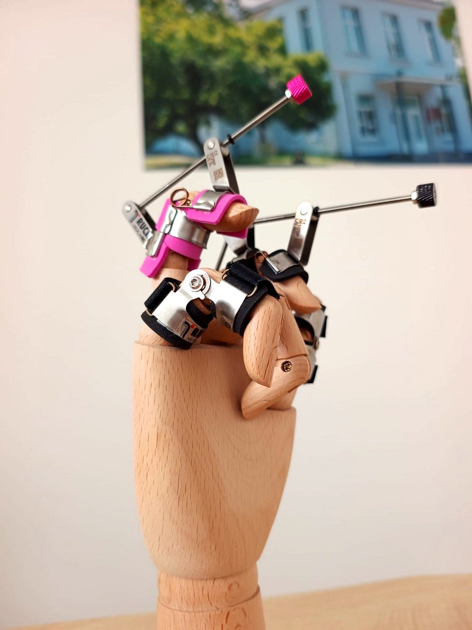 Handtherapie und Schienenbau in der Helios Therapie Niederrhein